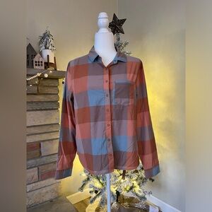 EUC Women’s PrAna Button-Up. Size M